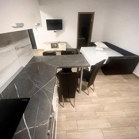Mamaia Central Apartments
