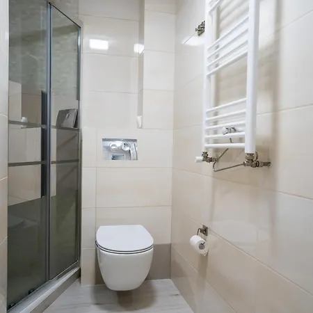 アパート Mamaia Central Apartments