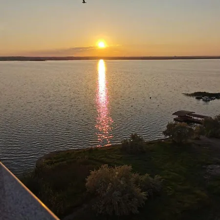 Mamaia Central Apartments アパート *