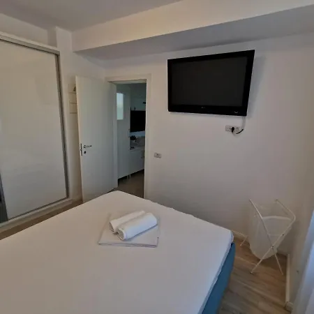 Mamaia Central Apartments アパート ママイア