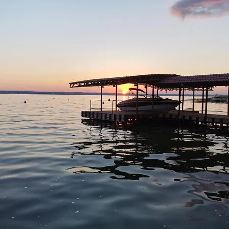 Mamaia Central Apartments