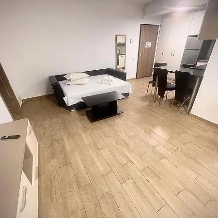 Mamaia Central Apartments アパート *