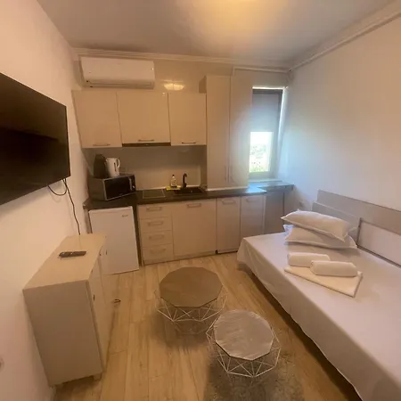 Mamaia Central Apartments アパート