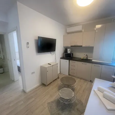 アパート Mamaia Central Apartments *